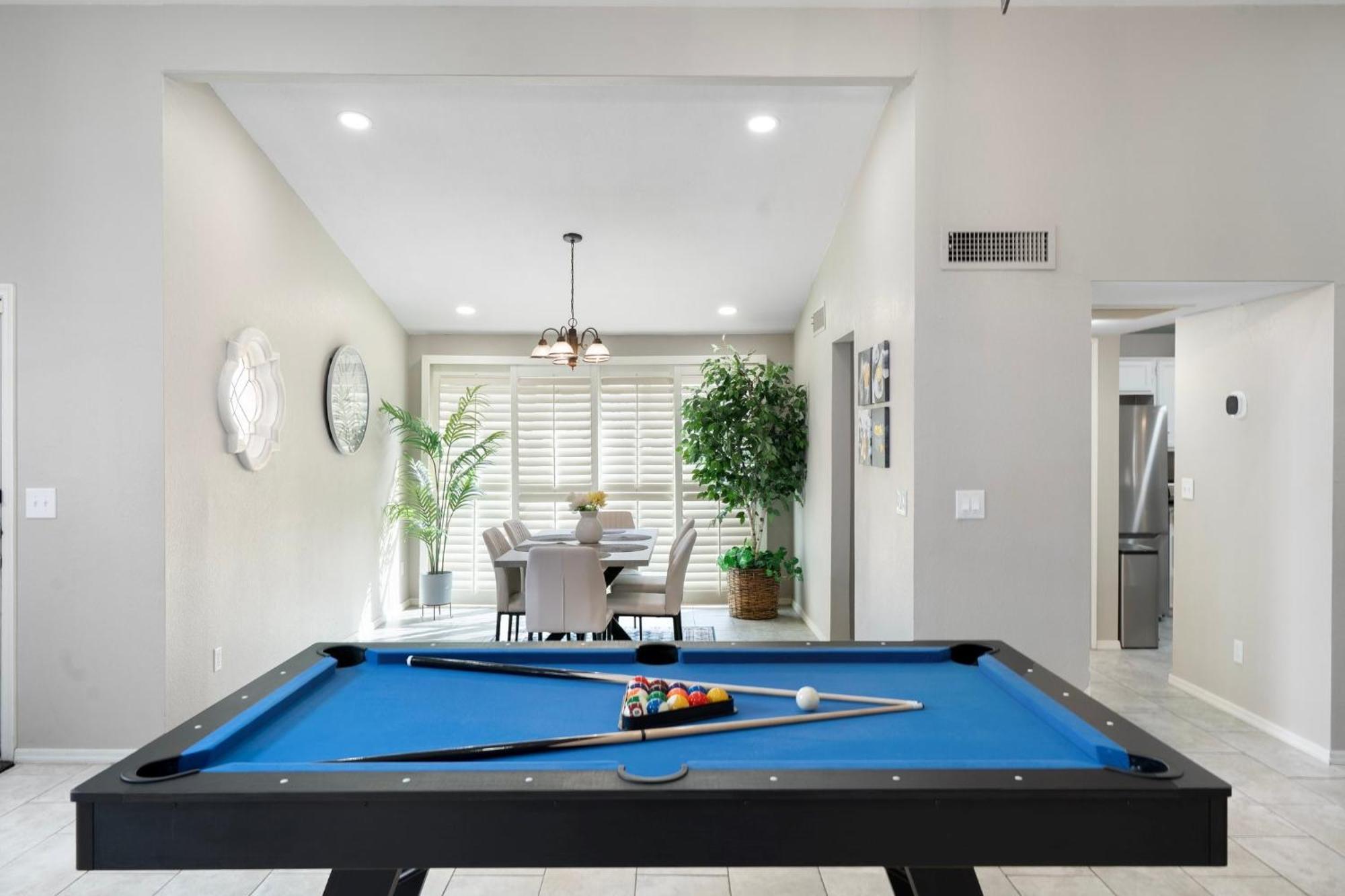 Stylish Mid-century 4br Escape With Pool & Luxe Vibes