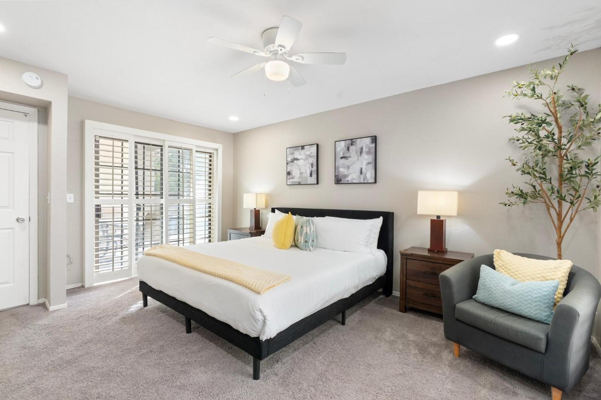 Feriehus Stylish Mid-century 4br Escape With Pool & Luxe Vibes *